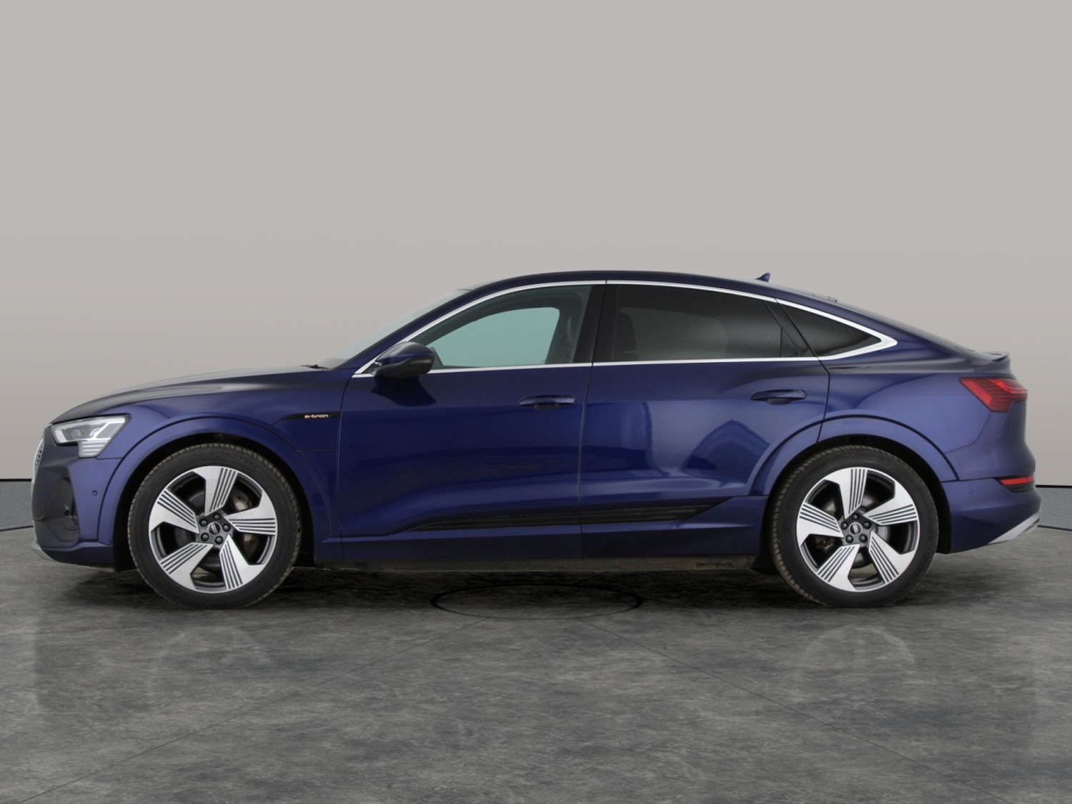 Used Audi e-tron 2022 for sale - 77932385: Photo 13