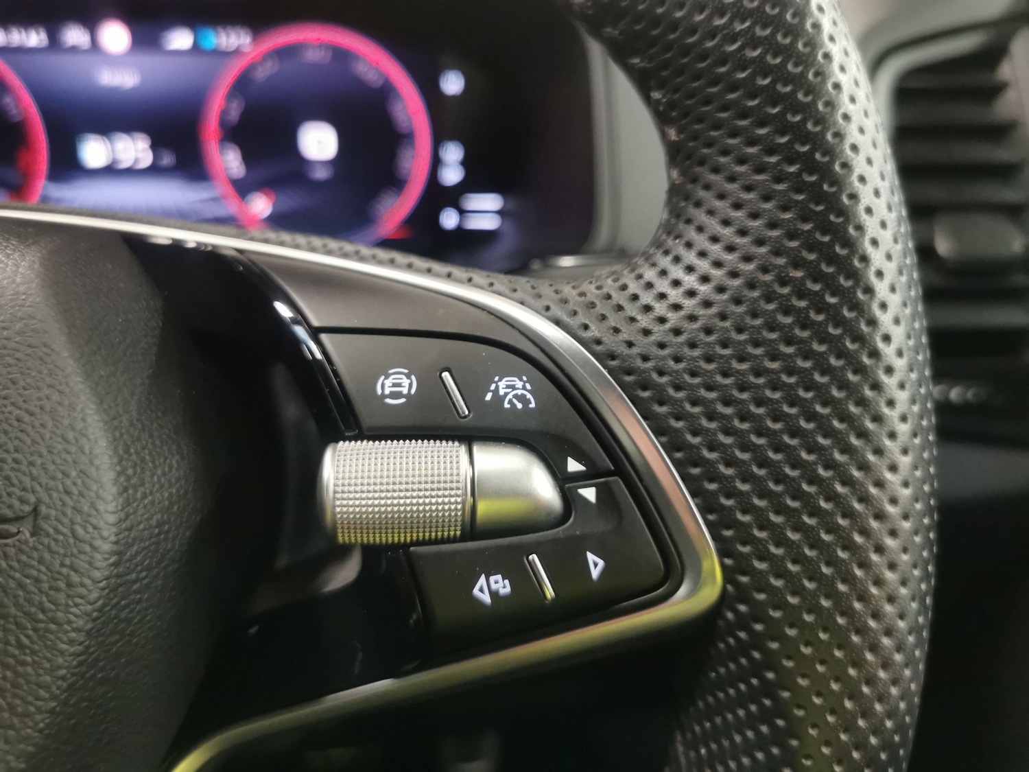 Used Skoda Karoq 2024 for sale - 77272028: Photo 20