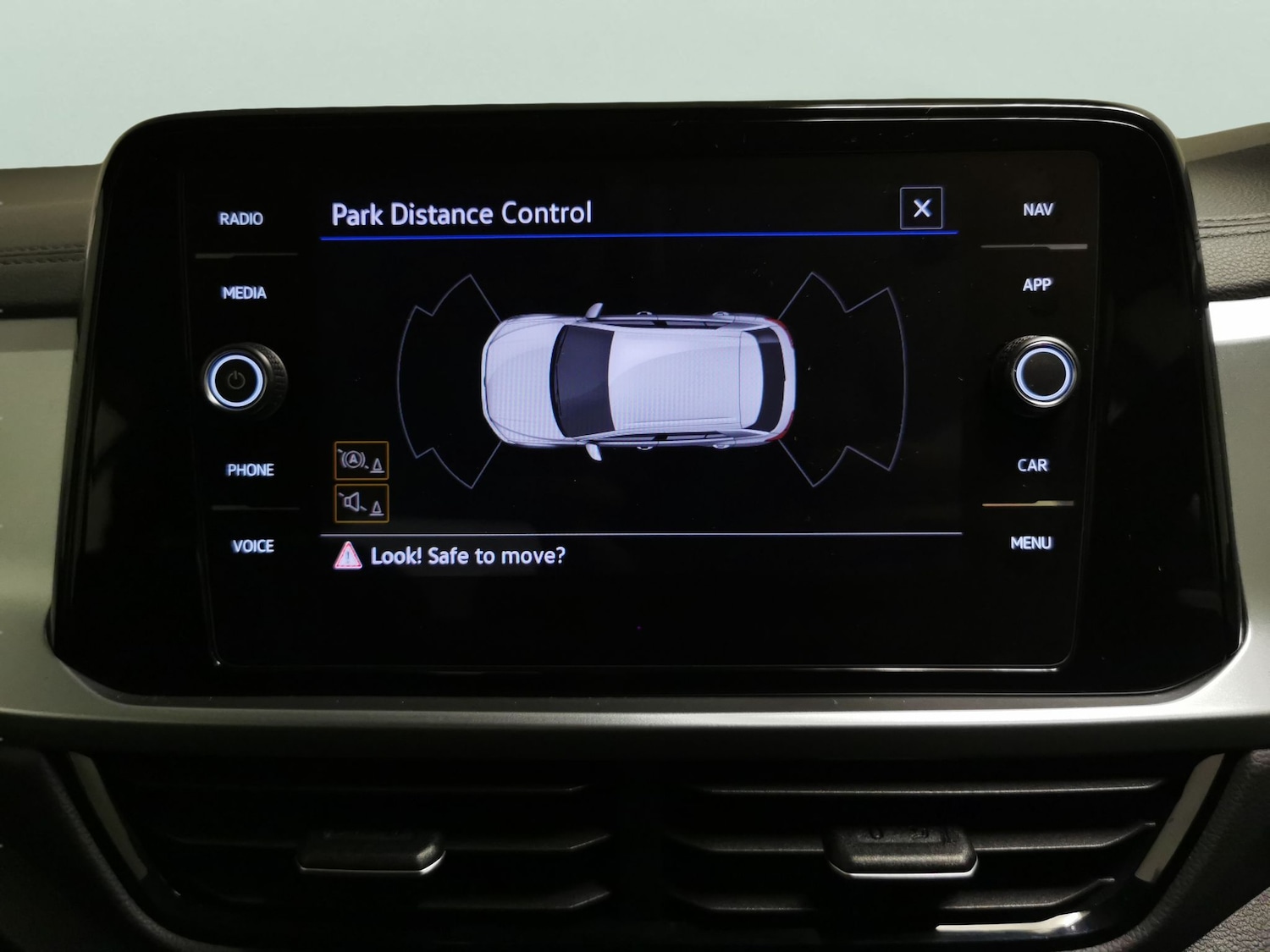 Used Volkswagen T-Roc 2023 for sale - 77679221: Photo 16