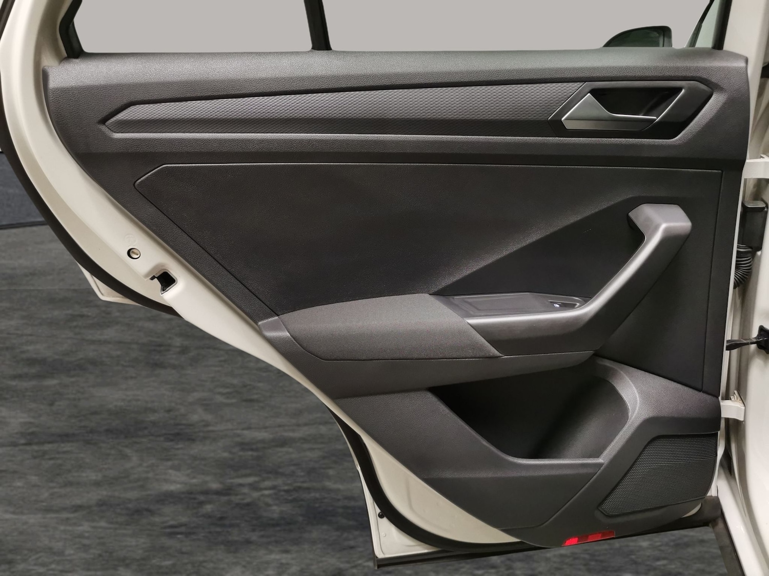 Used Volkswagen T-Roc 2023 for sale - 77679221: Photo 23