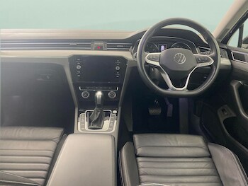 Used Volkswagen Passat 2022 for sale - 77005687: Photo