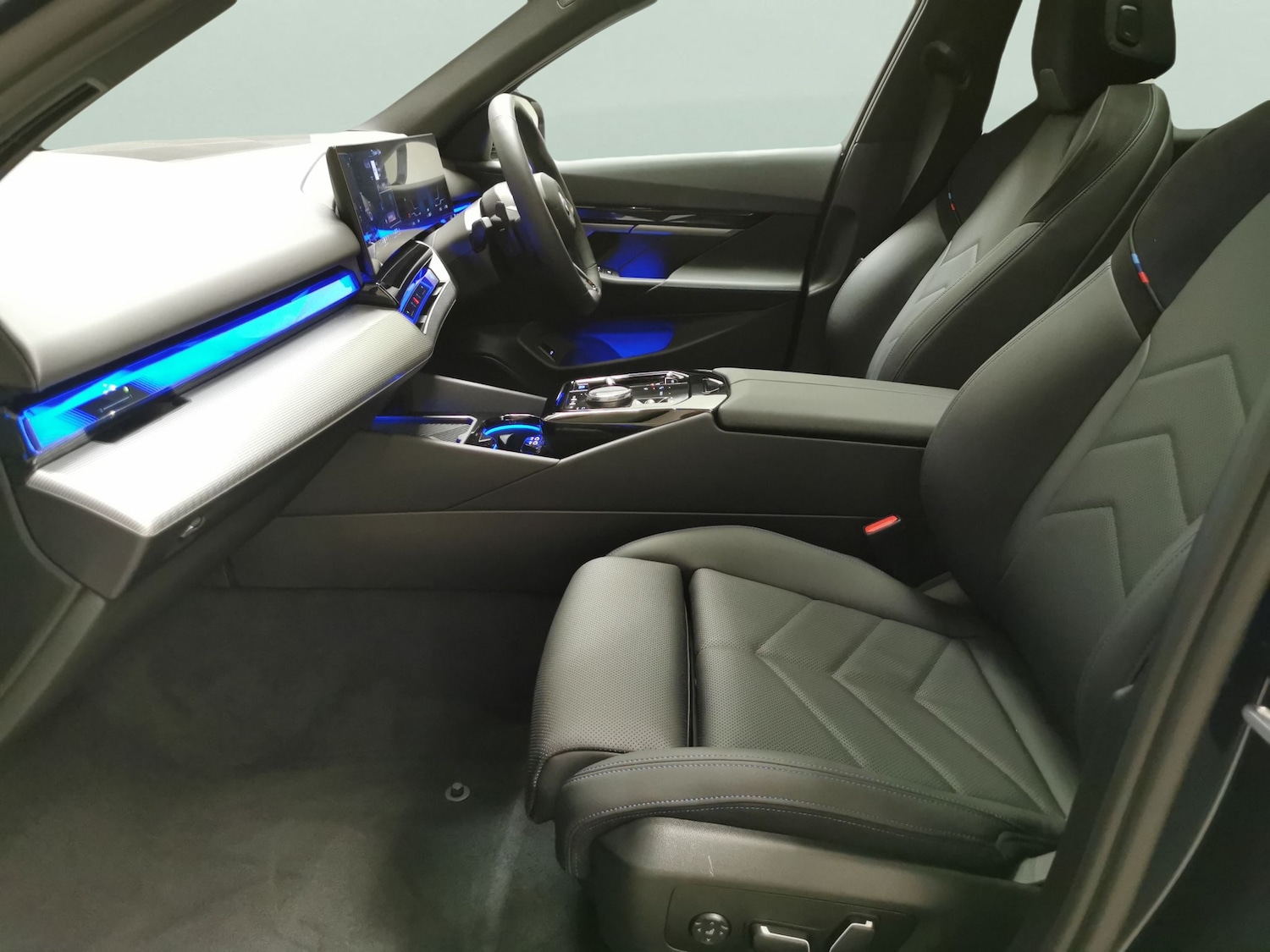 Used BMW i5 2024 for sale - 77125527: Photo 4