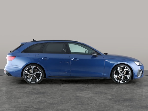 Used Audi A4 Avant 2023 for sale - 76332903: Photo 12