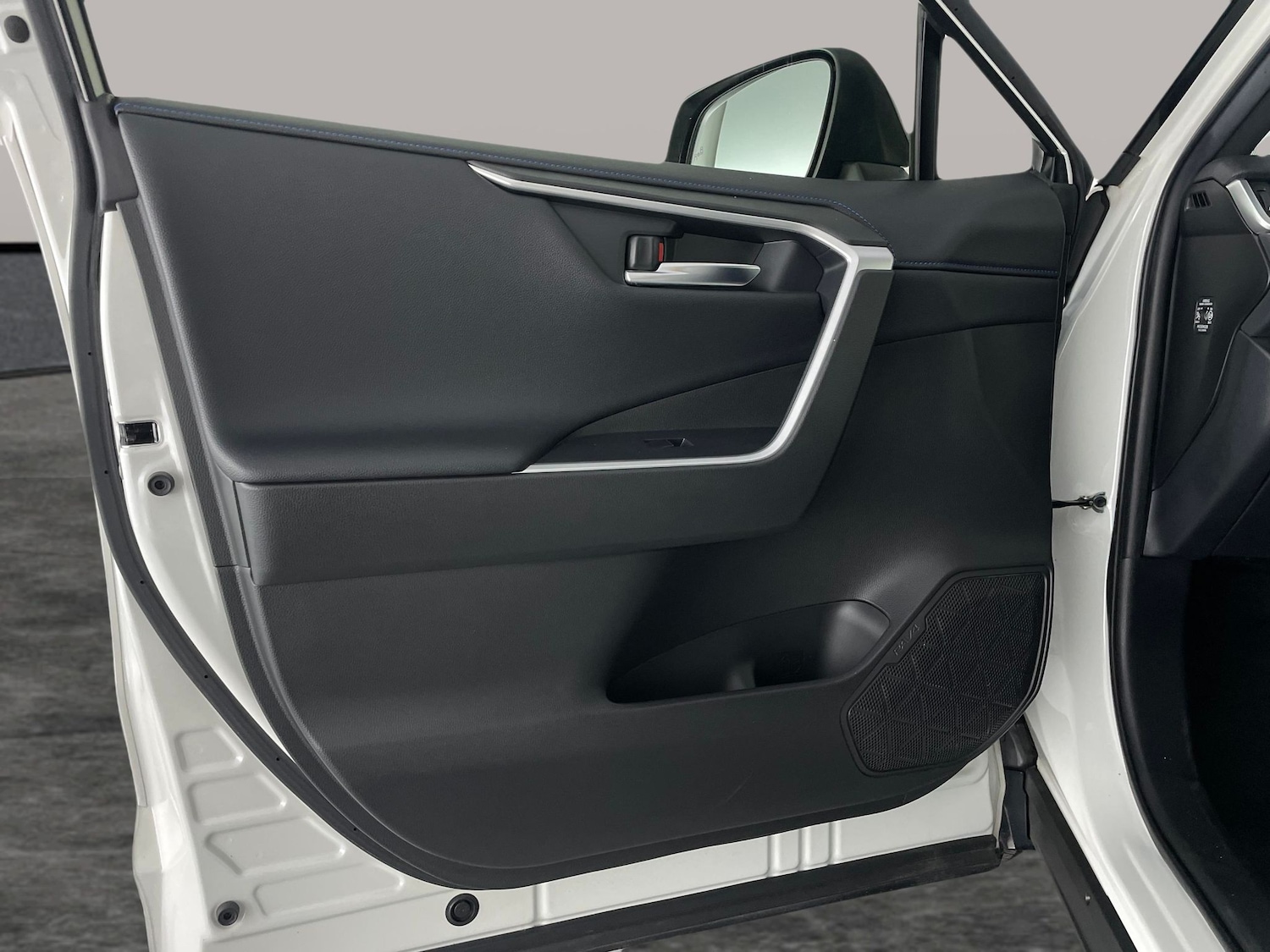 Used Toyota RAV4 2020 for sale - 76420806: Photo 40