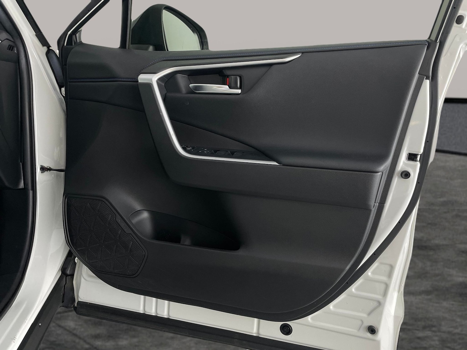 Used Toyota RAV4 2020 for sale - 76420806: Photo 44