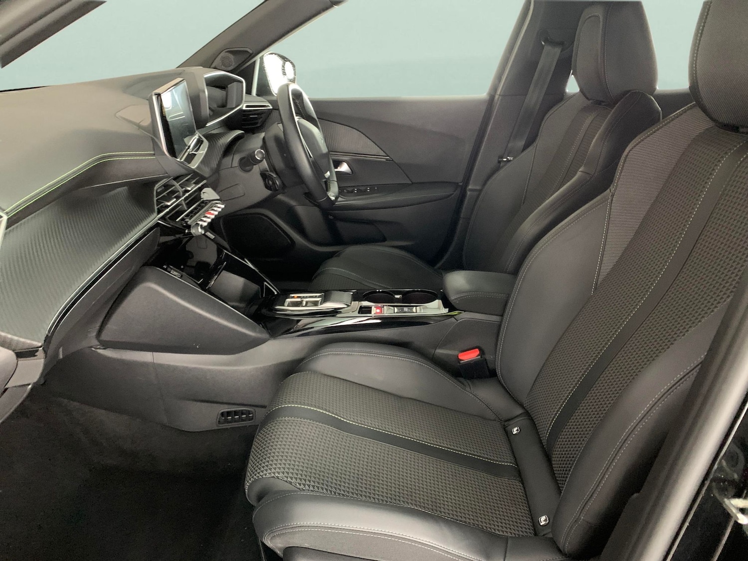 Used Peugeot 2008 2022 for sale - 76935151: Photo 4