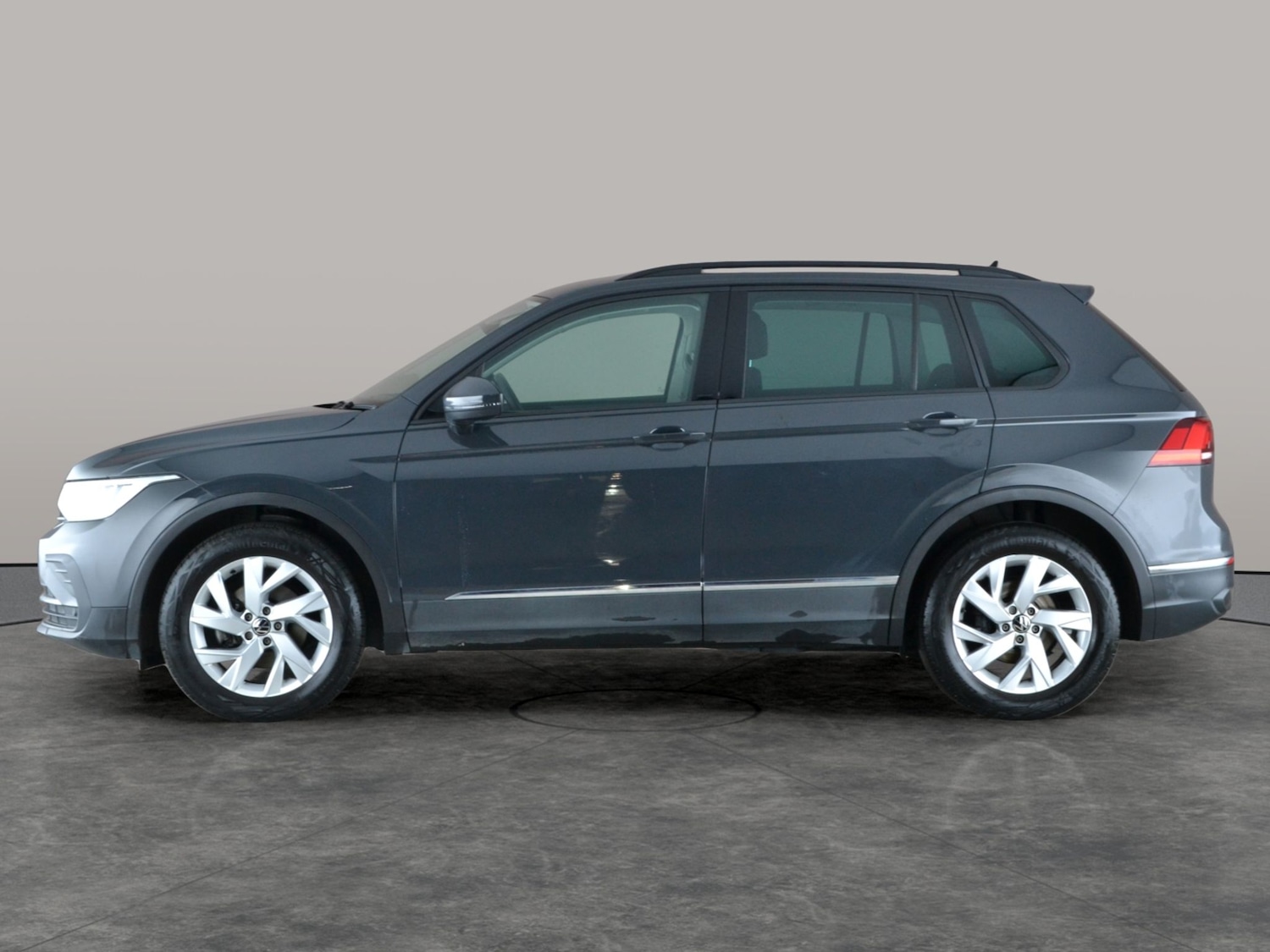 Used Volkswagen Tiguan for sale - 77180445: Photo 12