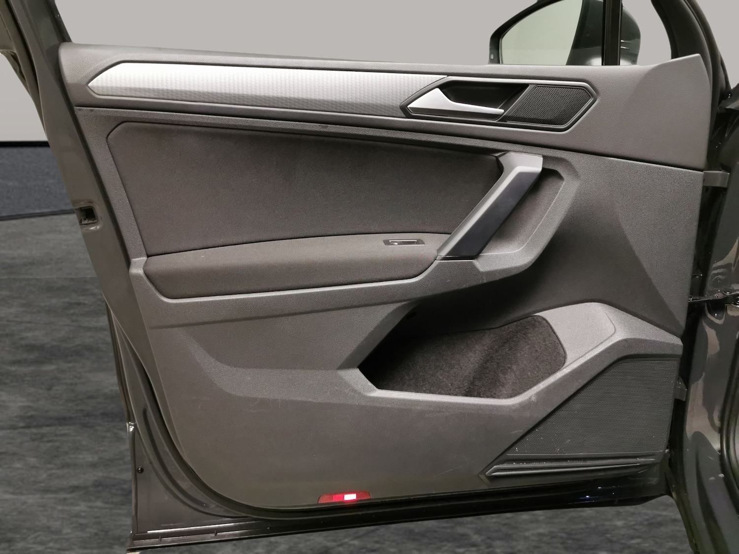 Used Volkswagen Tiguan for sale - 77180445: Photo 24