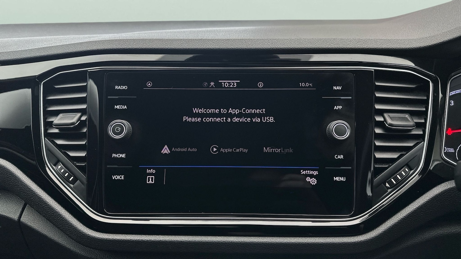 Used Volkswagen T-Roc 2022 for sale - 76480123: Photo 15