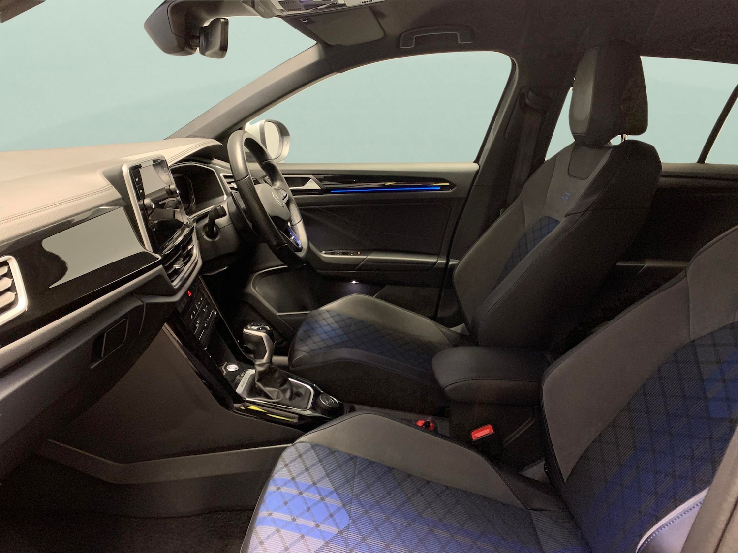 Used Volkswagen T-Roc 2023 for sale - 76928386: Photo 4