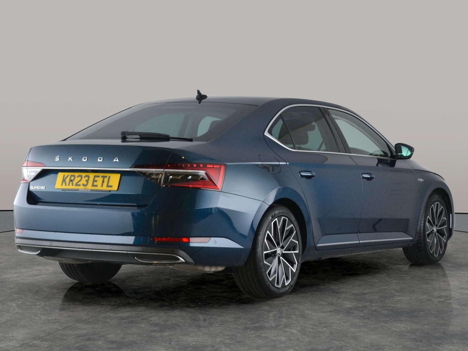 Used Skoda Superb 2023 for sale - 76663460: Photo 11