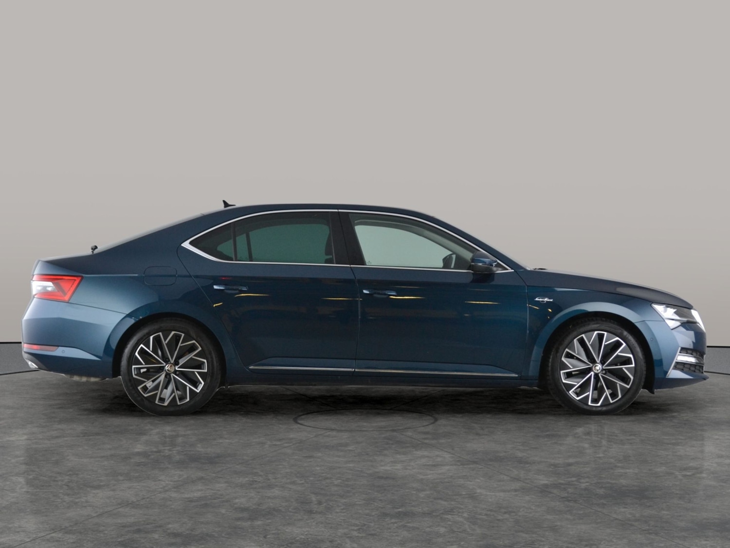 Used Skoda Superb 2023 for sale - 76663460: Photo 12