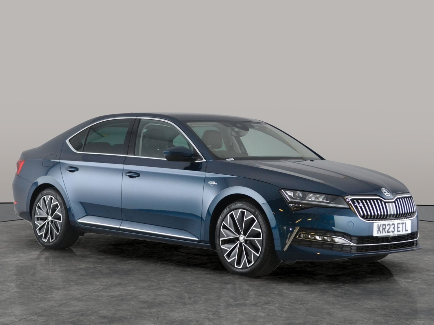 Used Skoda Superb 2023 for sale - 76663460: Photo 13