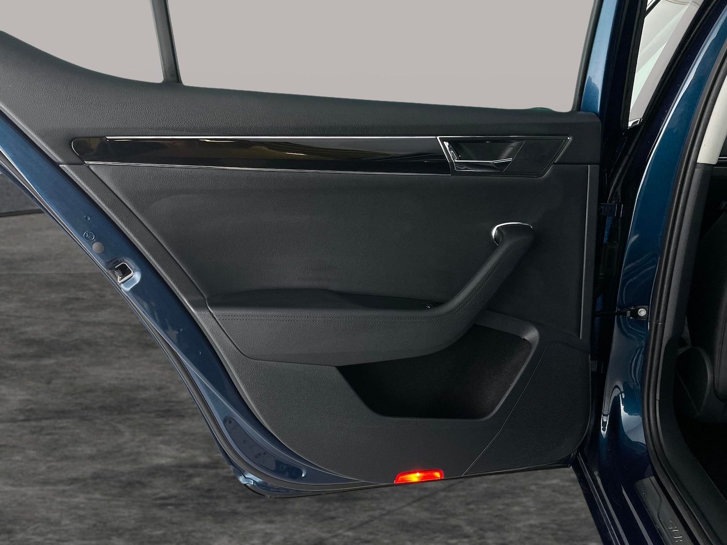 Used Skoda Superb 2023 for sale - 76663460: Photo 37