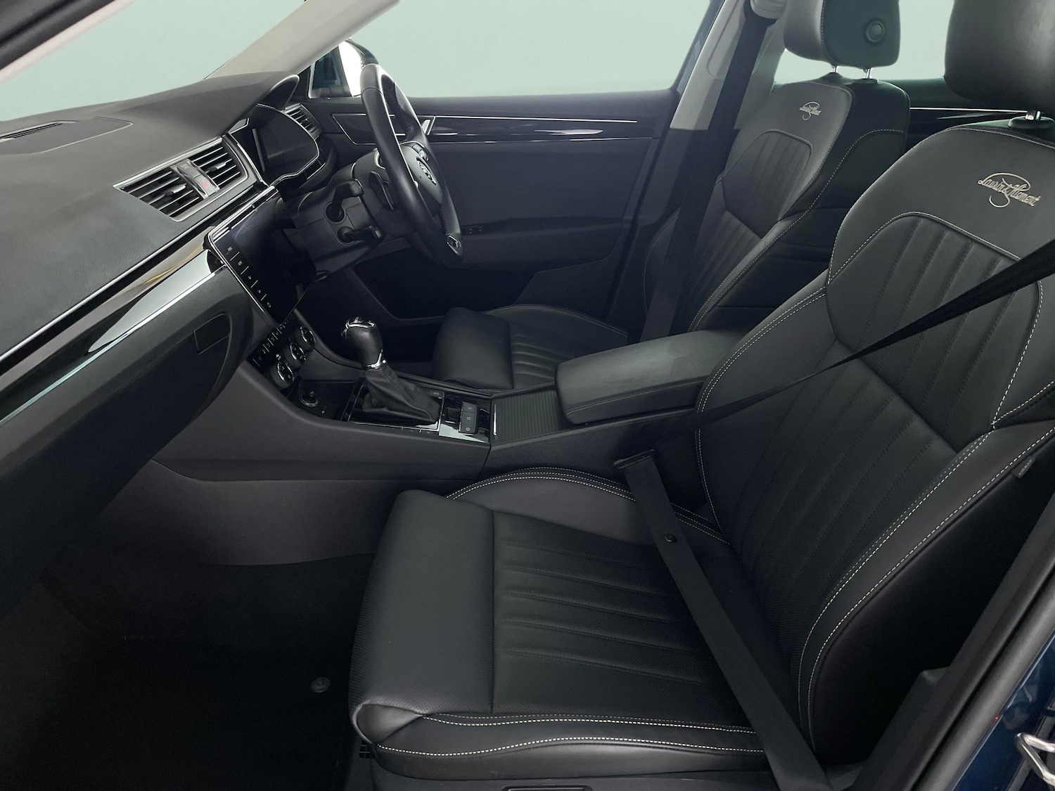 Used Skoda Superb 2023 for sale - 76663460: Photo 4