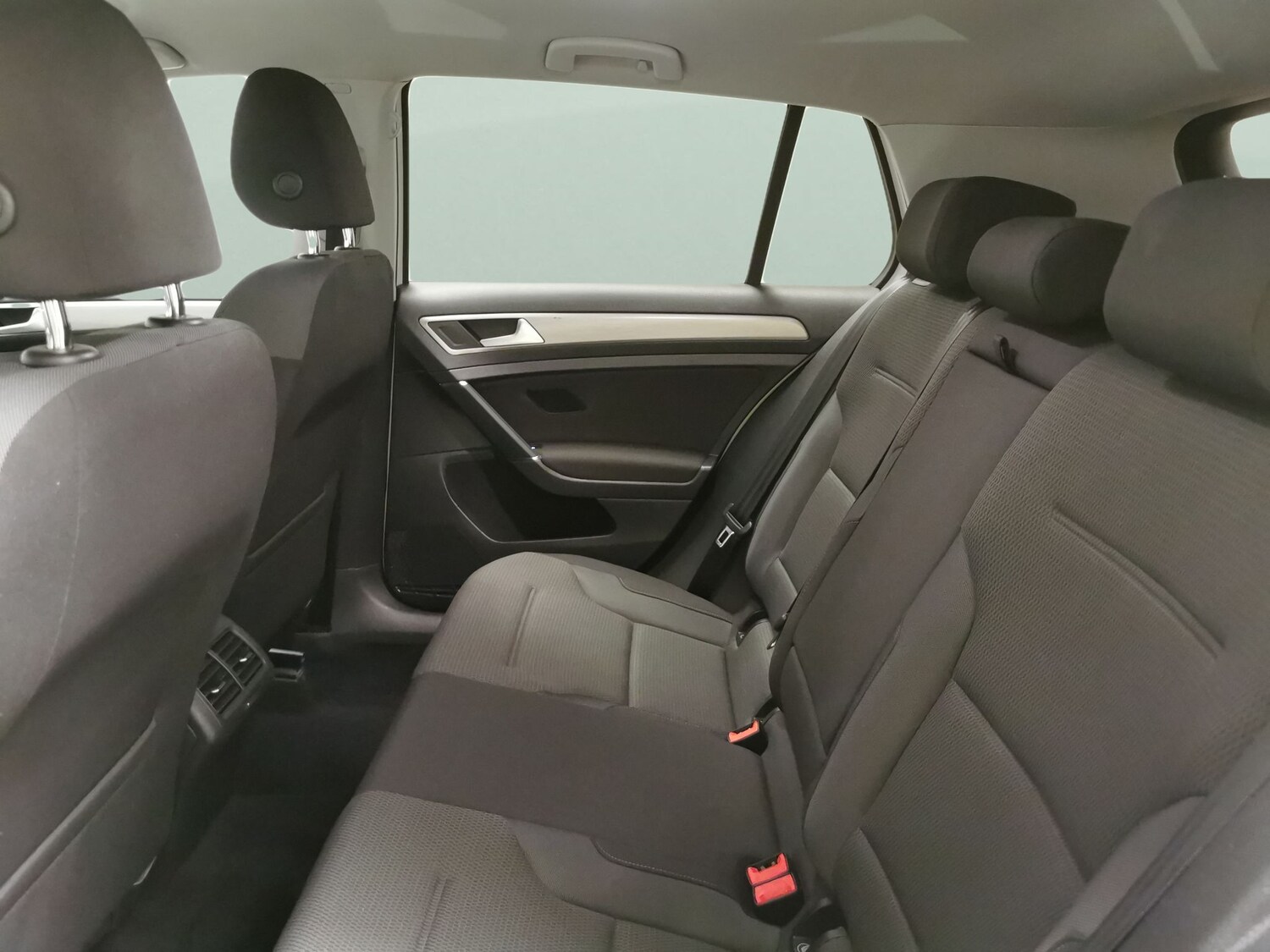 Used Volkswagen Golf 2017 for sale - 78000937: Photo 23