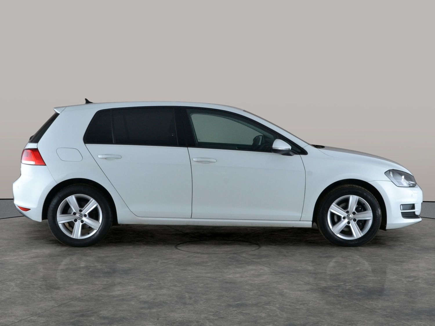 Used Volkswagen Golf 2017 for sale - 78000937: Photo 8