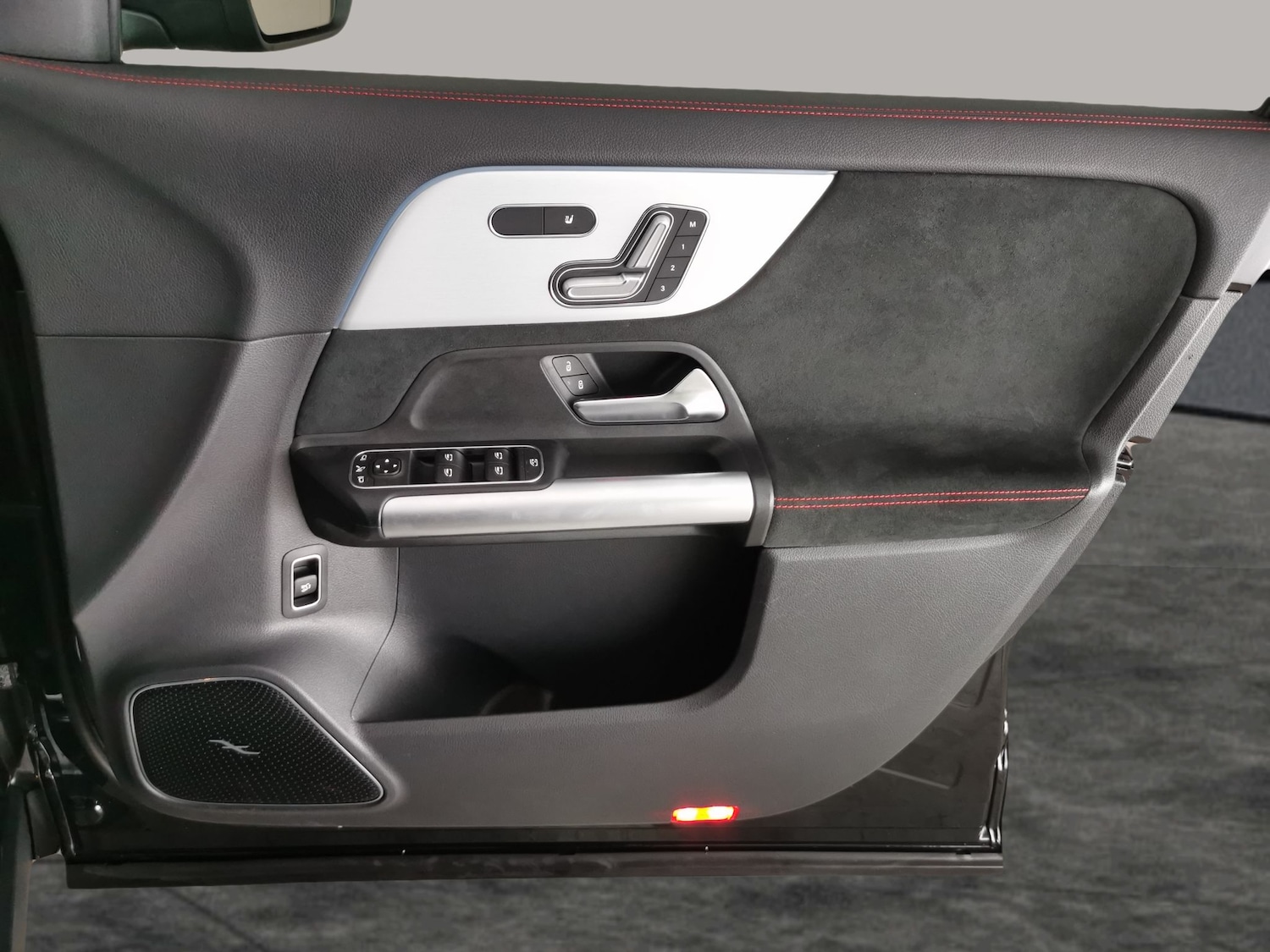 Used Mercedes-Benz EQA 2024 for sale - 76566077: Photo 39