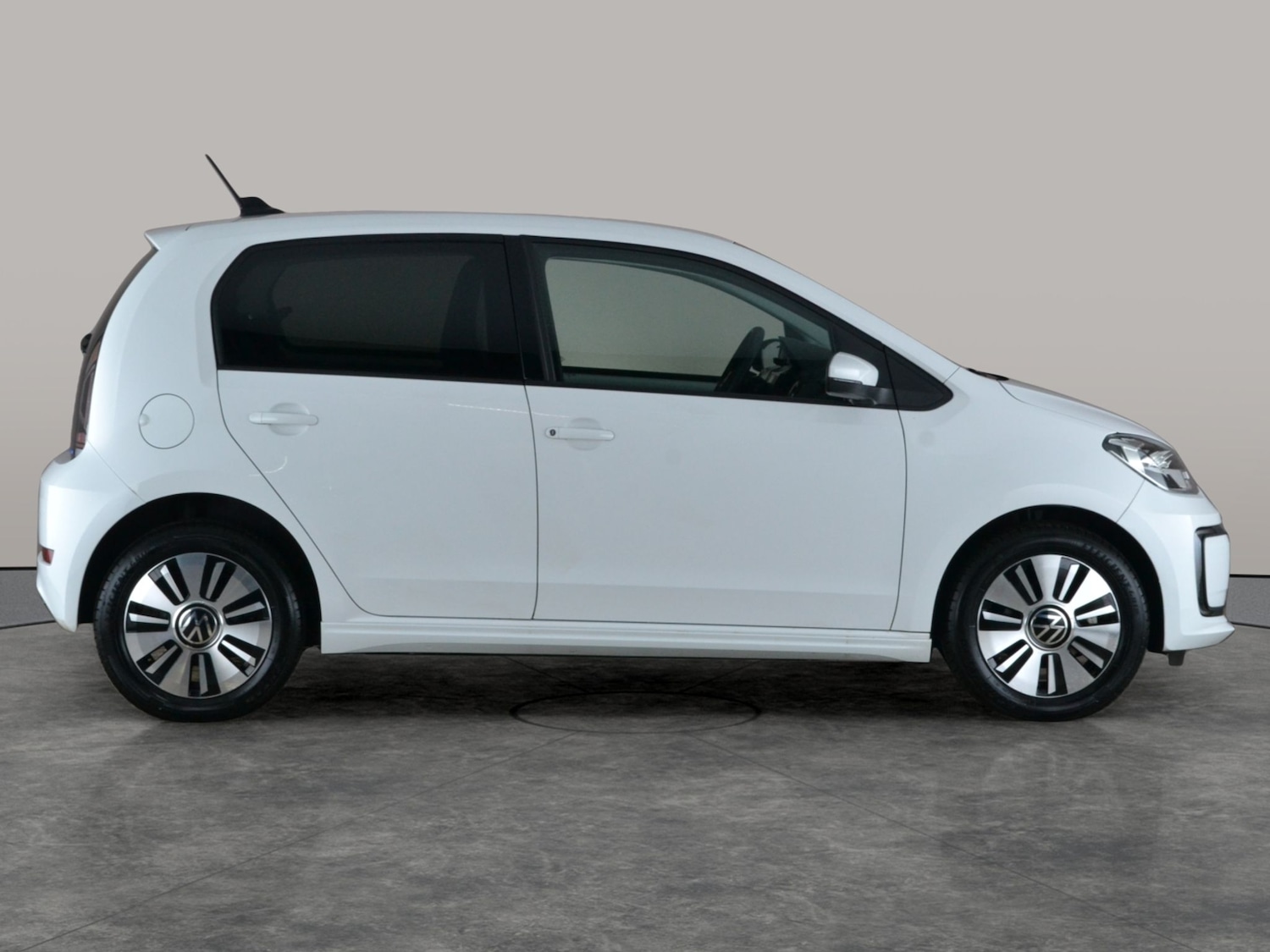 Used Volkswagen up! 2023 for sale - 77648519: Photo 9