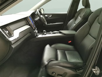 Used Volvo XC60 2023 for sale - 79160756: Photo