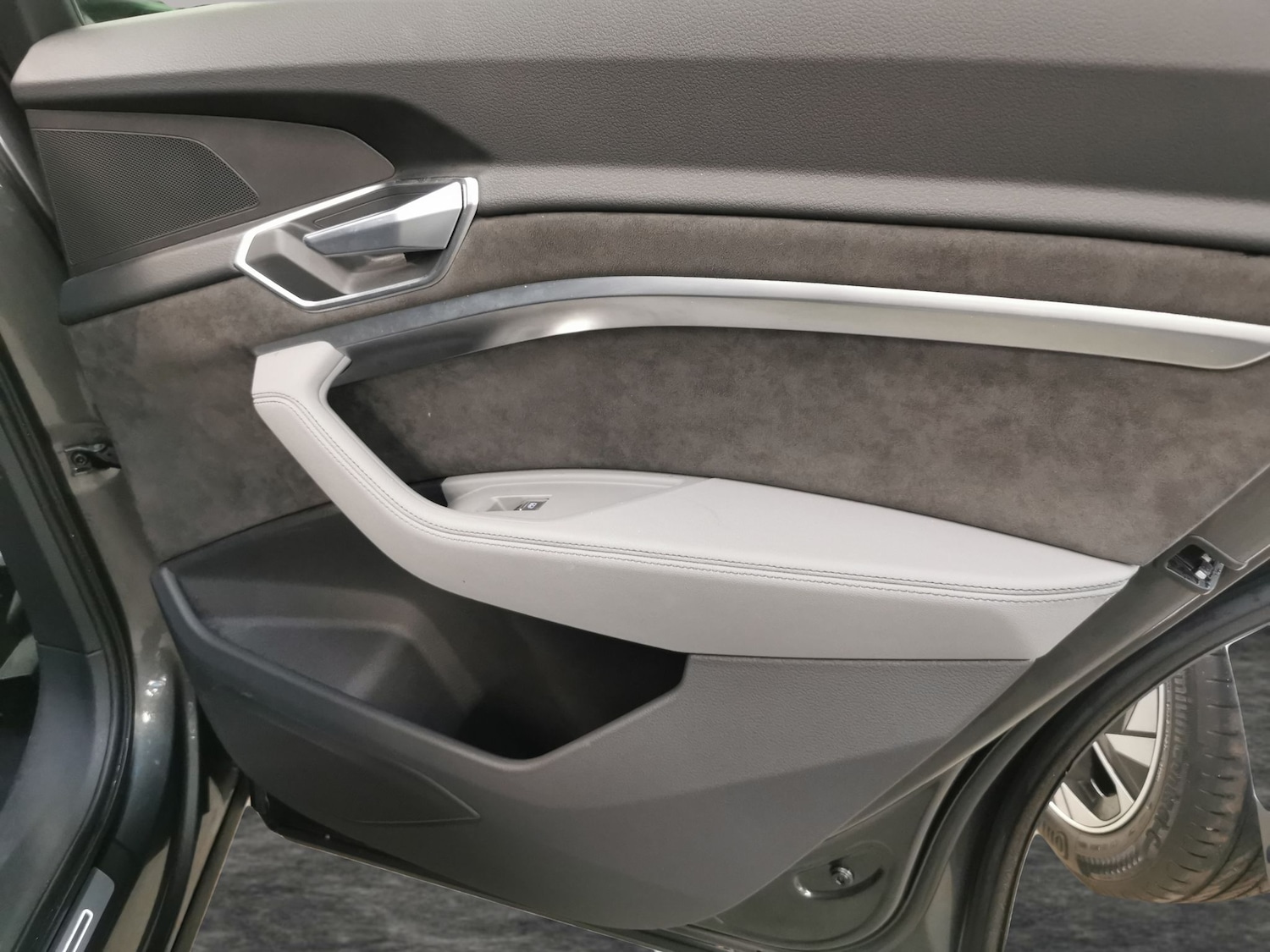 Used Audi e-tron 2021 for sale - 77399481: Photo 33