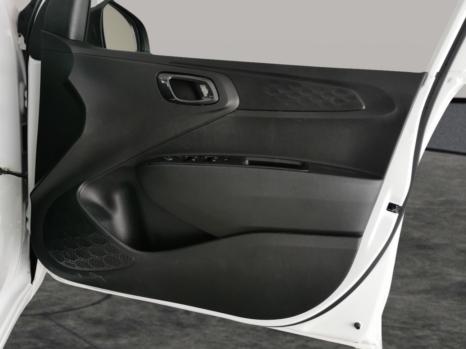 Used Hyundai i10 2022 for sale - 77069665: Photo 30