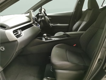 Used Toyota C-HR 2023 for sale - 78664722: Photo