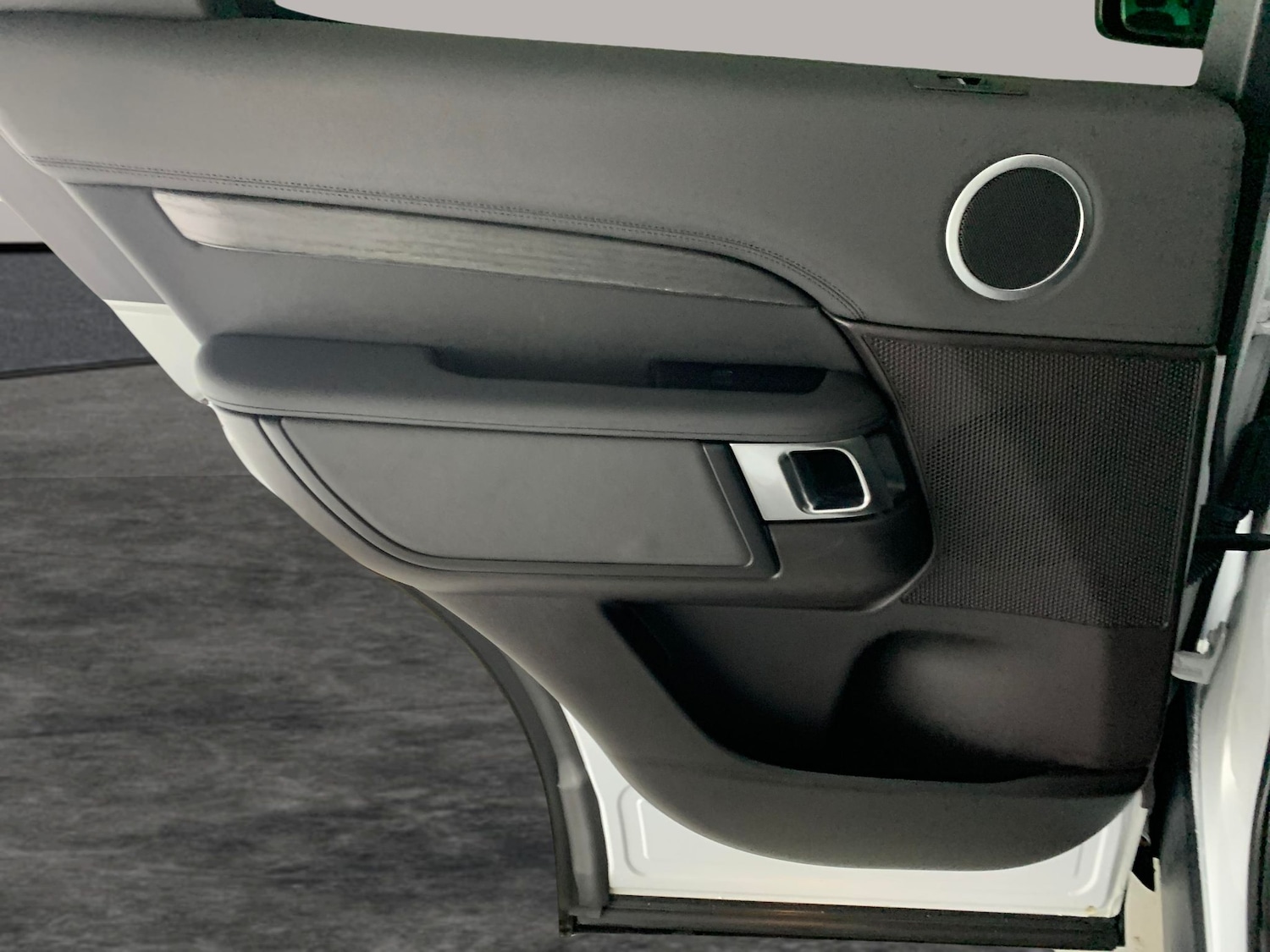 Used Land Rover Discovery 2019 for sale - 77802951: Photo 32