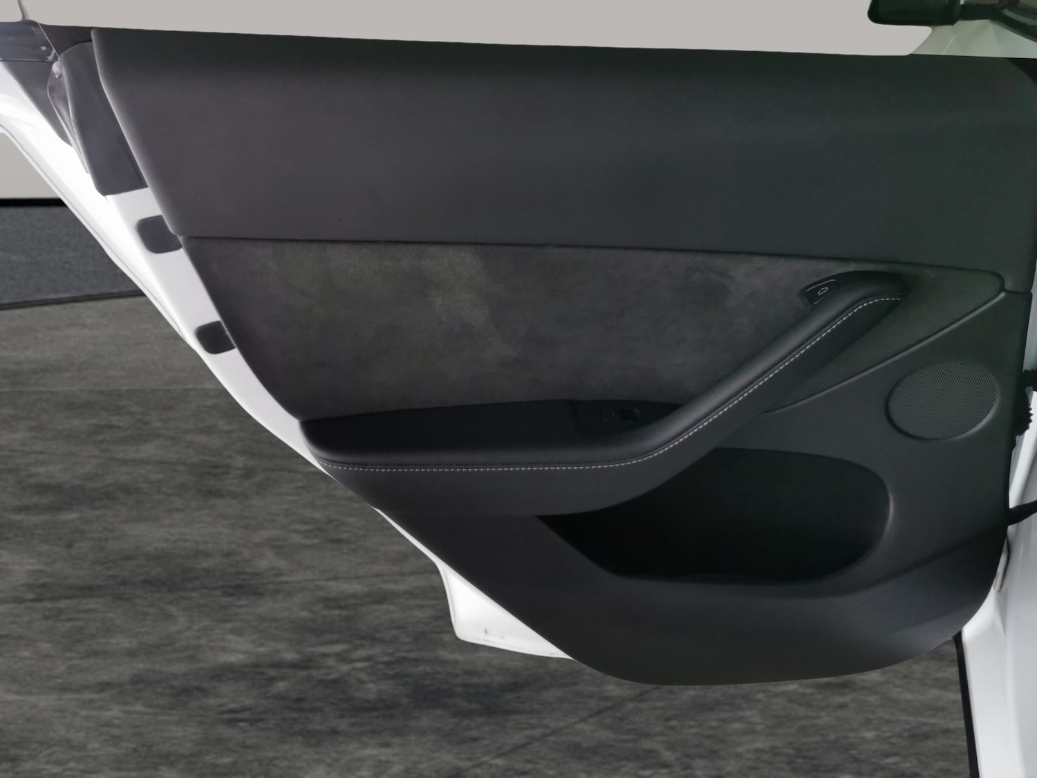 Used Tesla Model Y 2023 for sale - 76777810: Photo 32