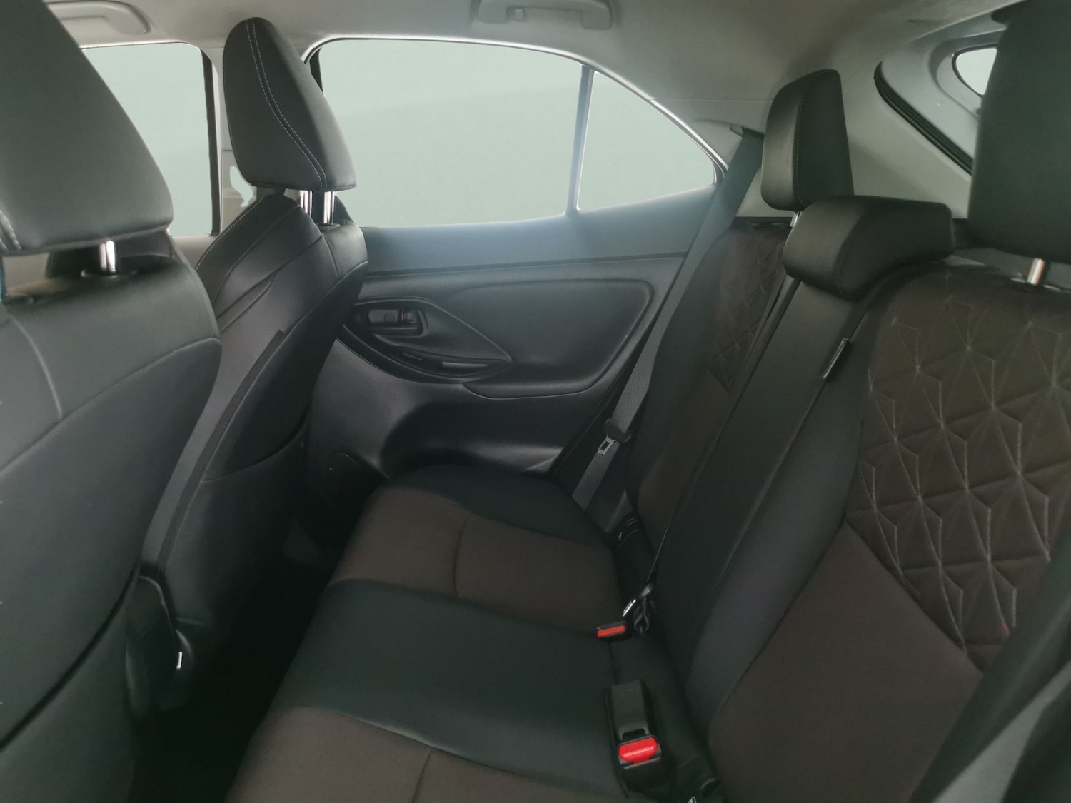 Used Toyota Yaris Cross 2024 for sale - 76577924: Photo 31