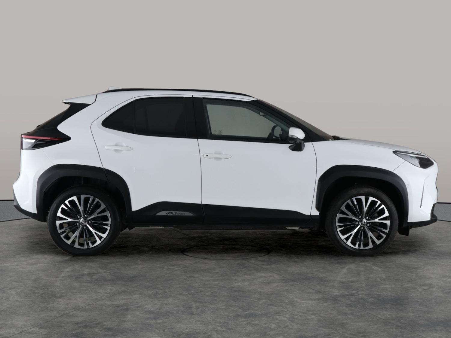 Used Toyota Yaris Cross 2024 for sale - 76577924: Photo 9