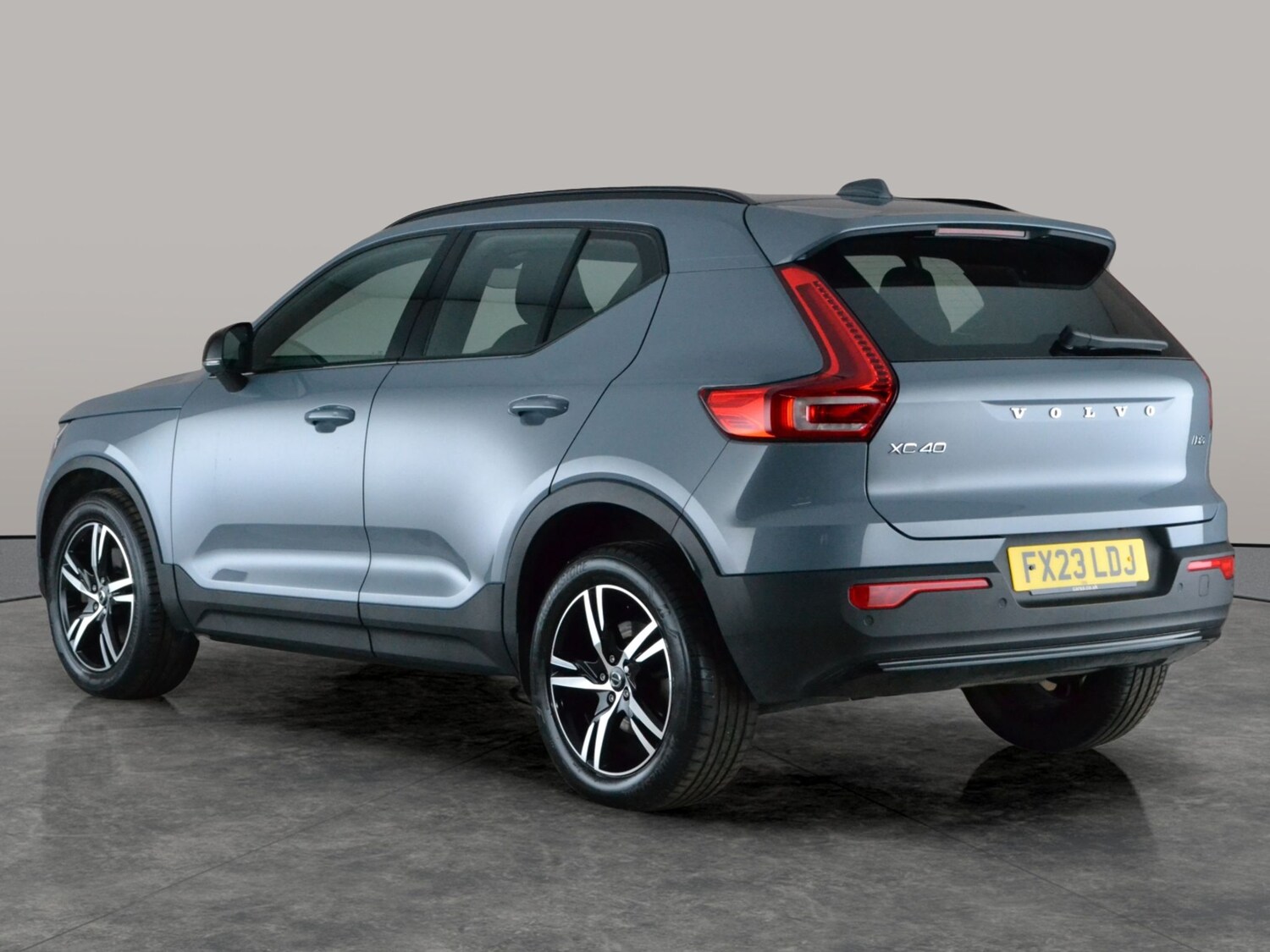 Used Volvo XC40 2023 for sale - 77730599: Photo 11