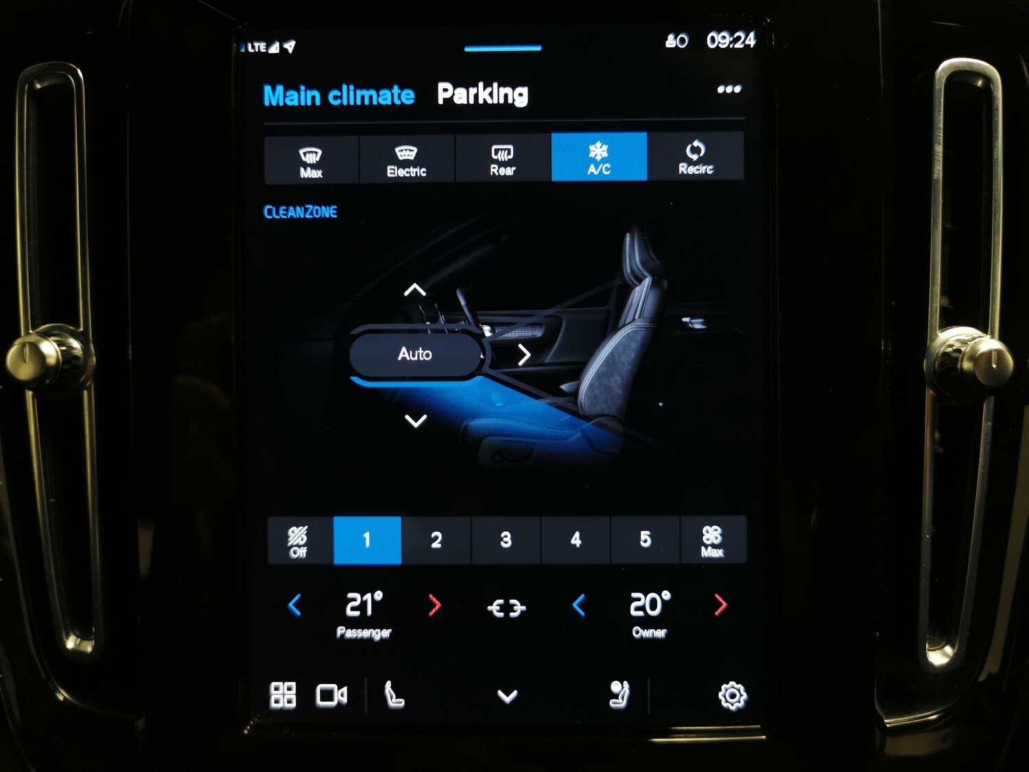 Used Volvo XC40 2023 for sale - 77730599: Photo 18