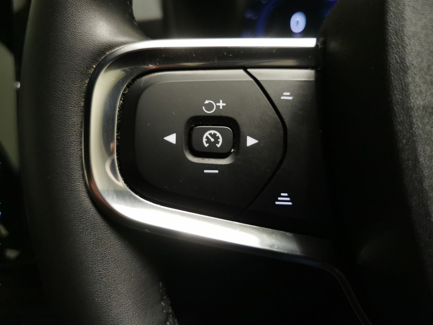 Used Volvo XC40 2023 for sale - 77730599: Photo 20