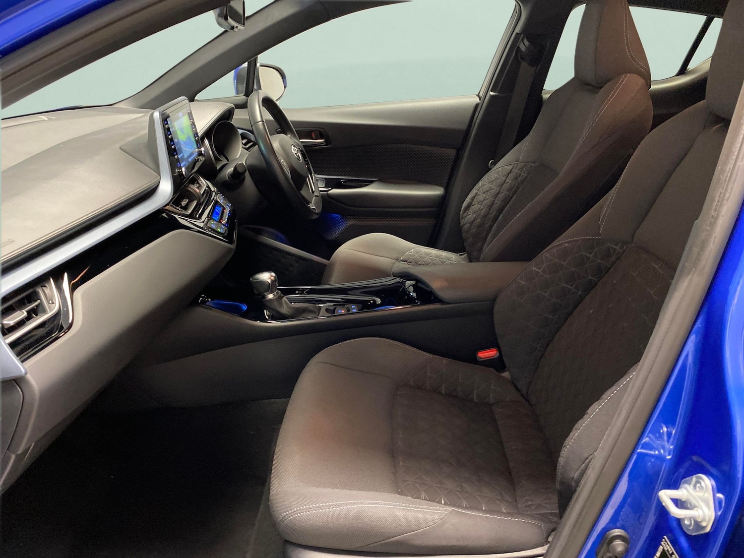 Used Toyota C-HR 2022 for sale - 77918354: Photo 4