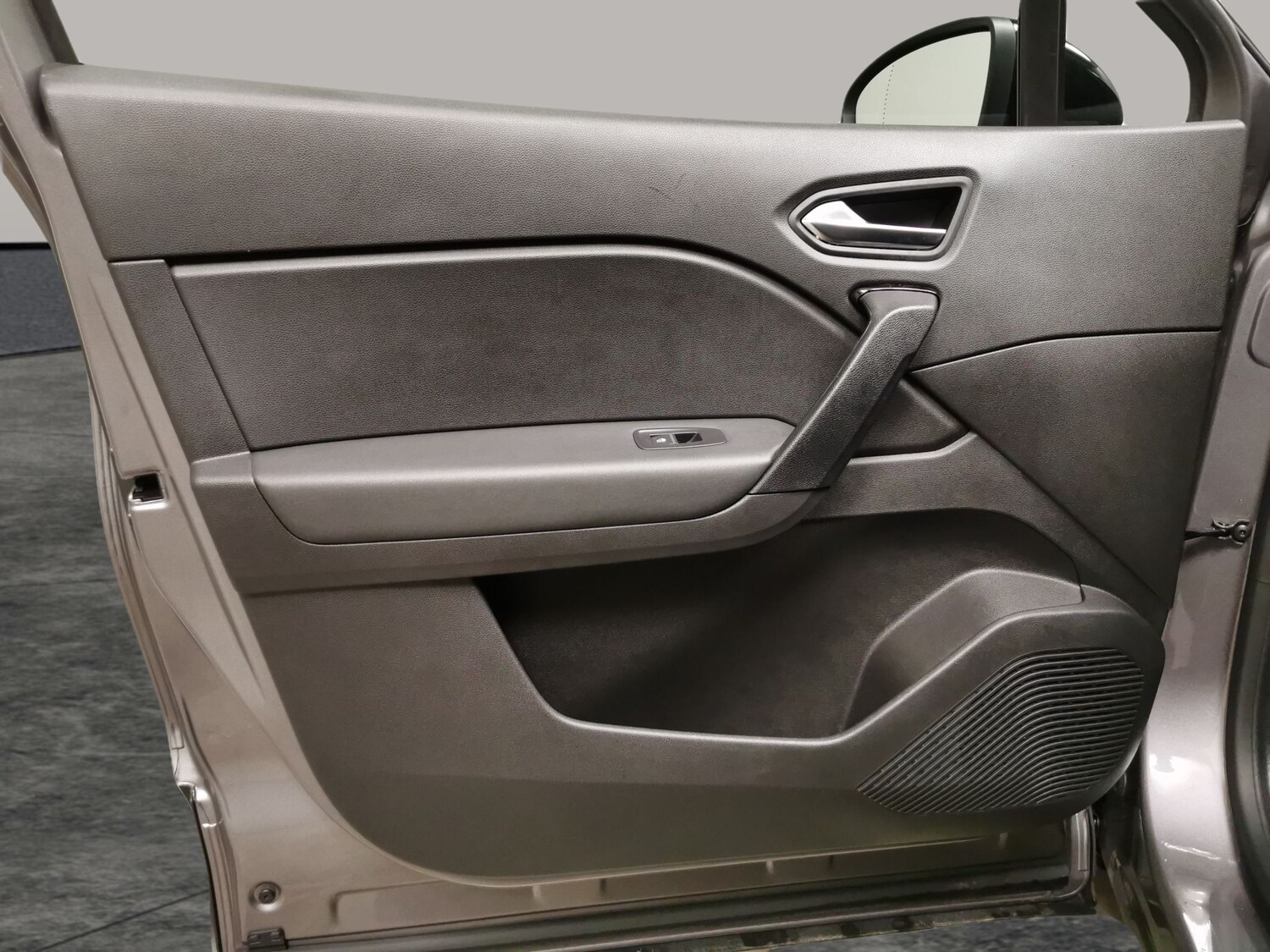 Used Renault Captur for sale - 77543148: Photo 32