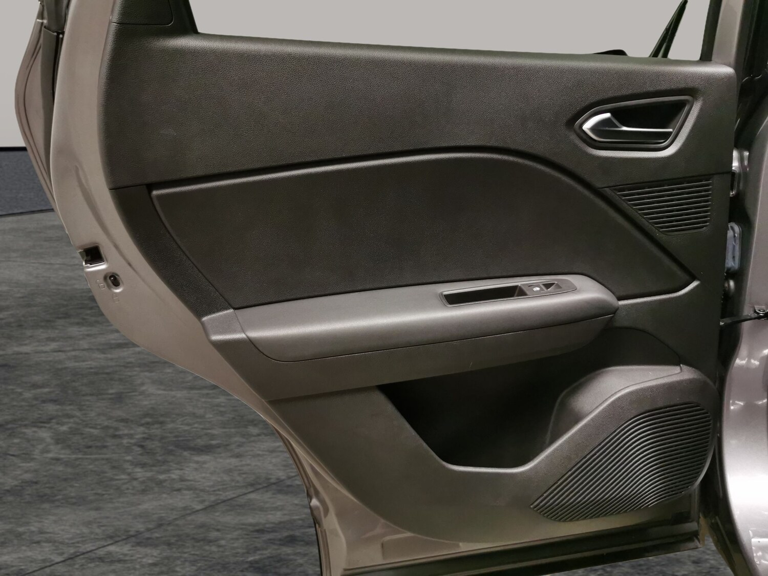 Used Renault Captur for sale - 77543148: Photo 33