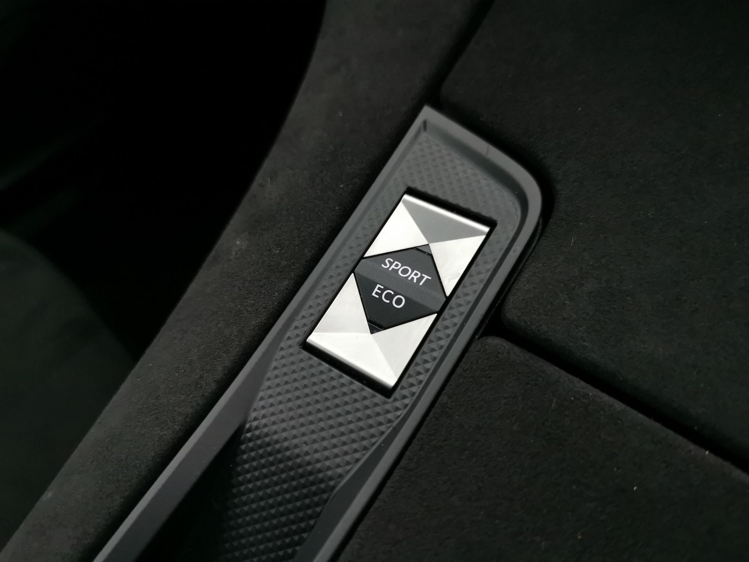 Used DS Automobiles DS 7 Crossback for sale - 77475348: Photo 19