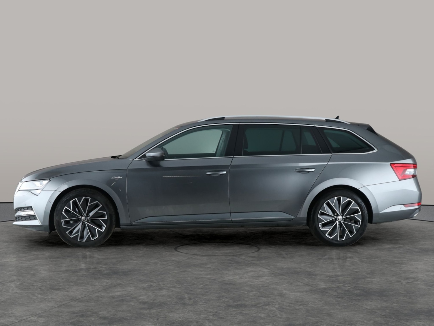 Used Skoda Superb 2023 for sale - 76682152: Photo 13