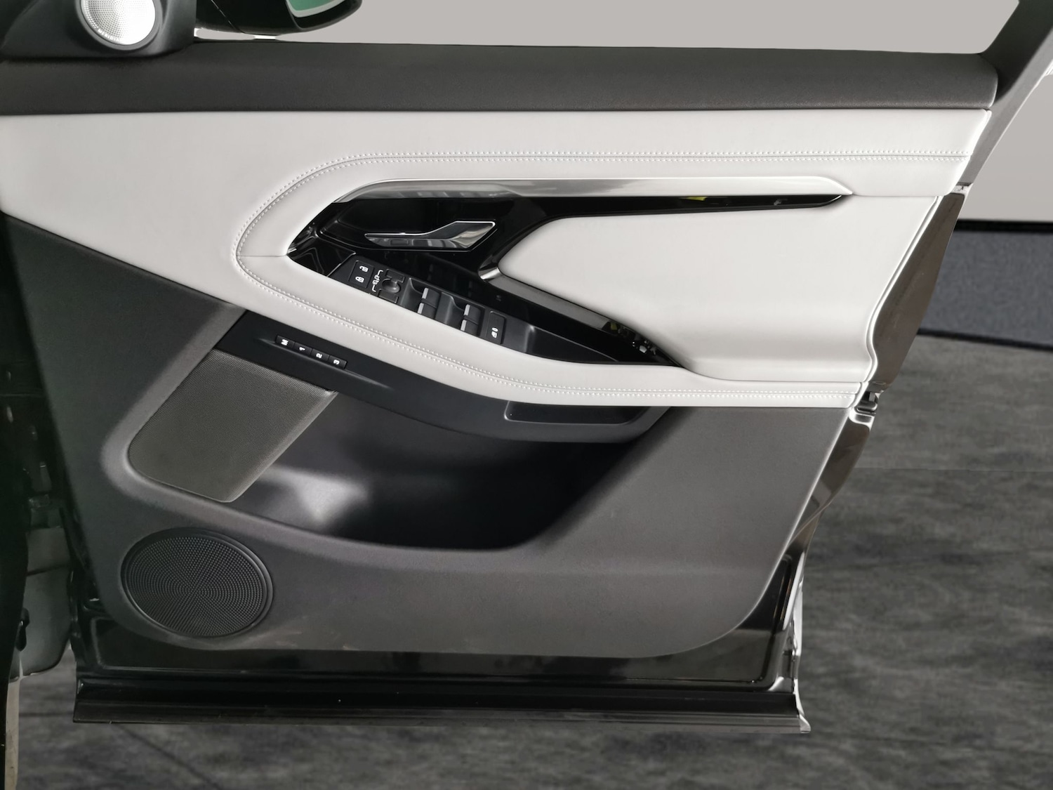 Used Land Rover Range Rover Evoque 2022 for sale - 77043574: Photo 37