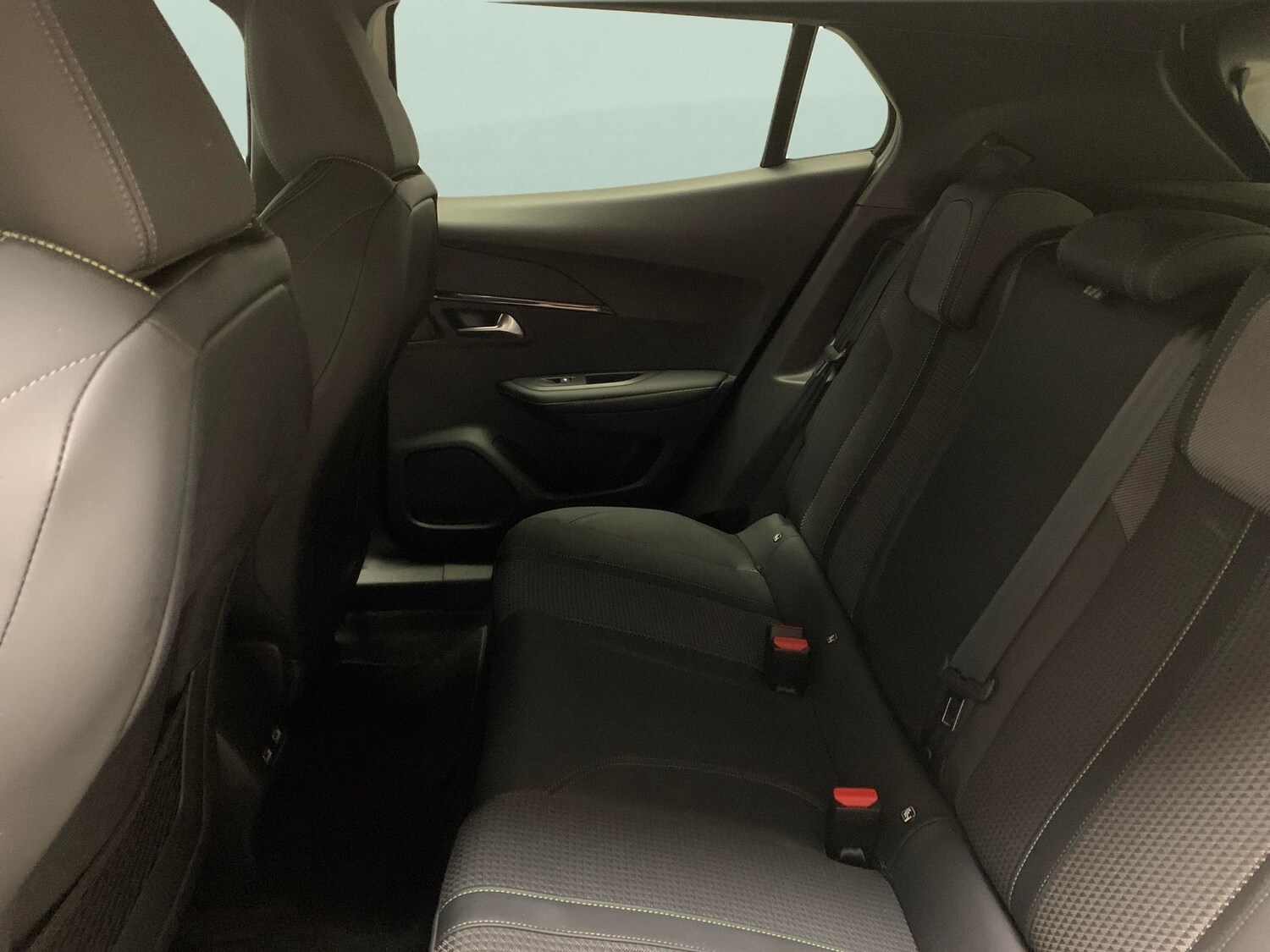 Used Peugeot E-2008 for sale - 77360883: Photo 25