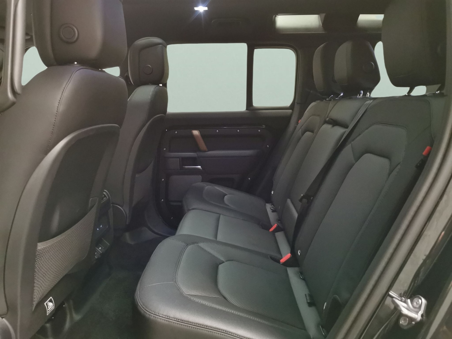 Used Land Rover Defender 110 2023 for sale - 76636343: Photo 28