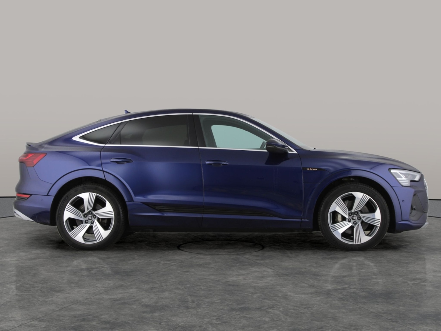 Used Audi e-tron 2023 for sale - 77354094: Photo 9