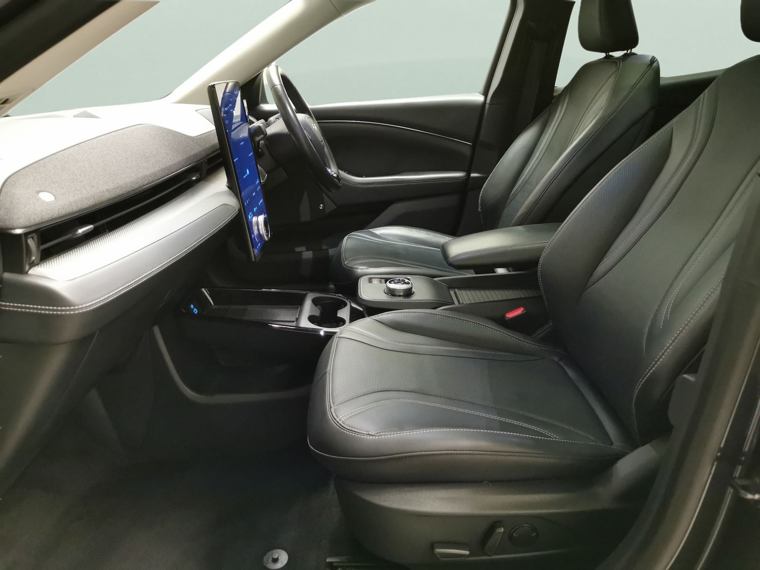 Used Ford Mustang Mach-E for sale - 76725342: Photo 4