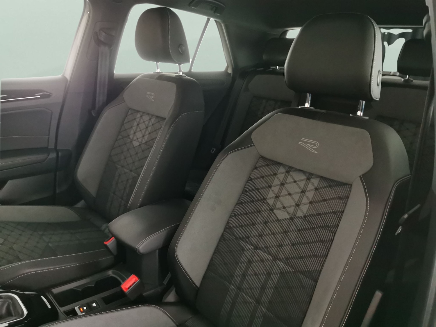 Used Volkswagen T-Roc 2025 for sale - 77248428: Photo 23