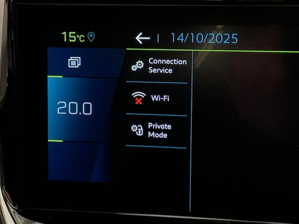 Used Peugeot E-2008 2022 for sale - 76264218: Photo 18