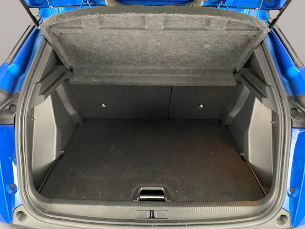 Used Peugeot E-2008 2022 for sale - 76264218: Photo 45
