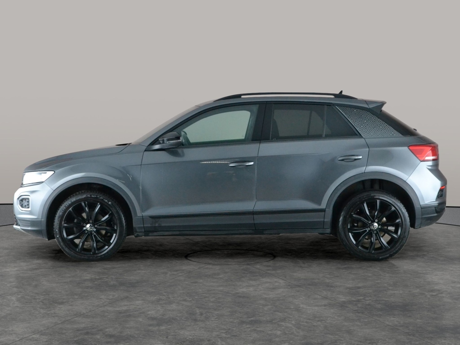 Used Volkswagen T-Roc 2021 for sale - 77432376: Photo 11