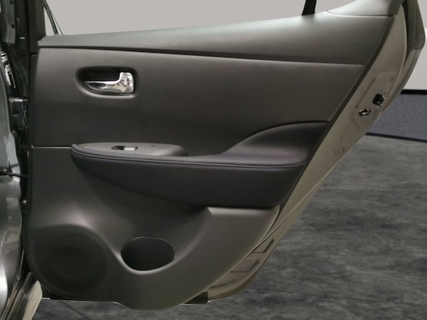 Used Nissan Leaf 2022 for sale - 76300638: Photo 38