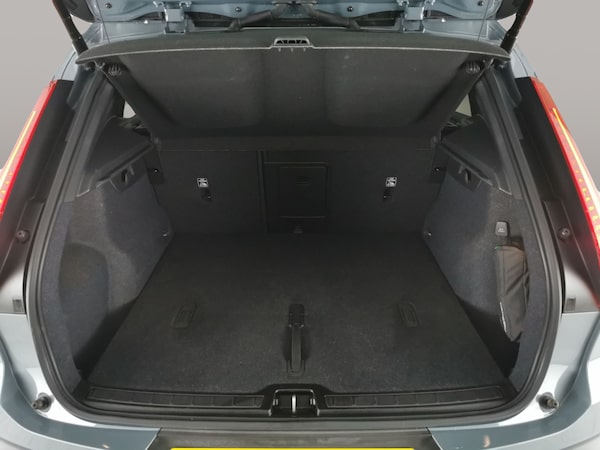 Used Volvo XC40 2023 for sale - 76288425: Photo 43